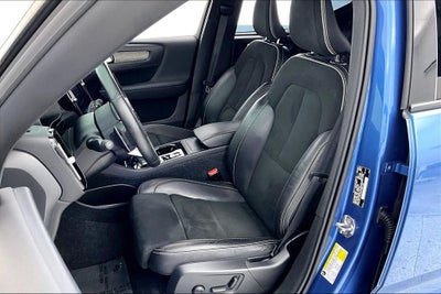 2020 Volvo XC40 R-Design