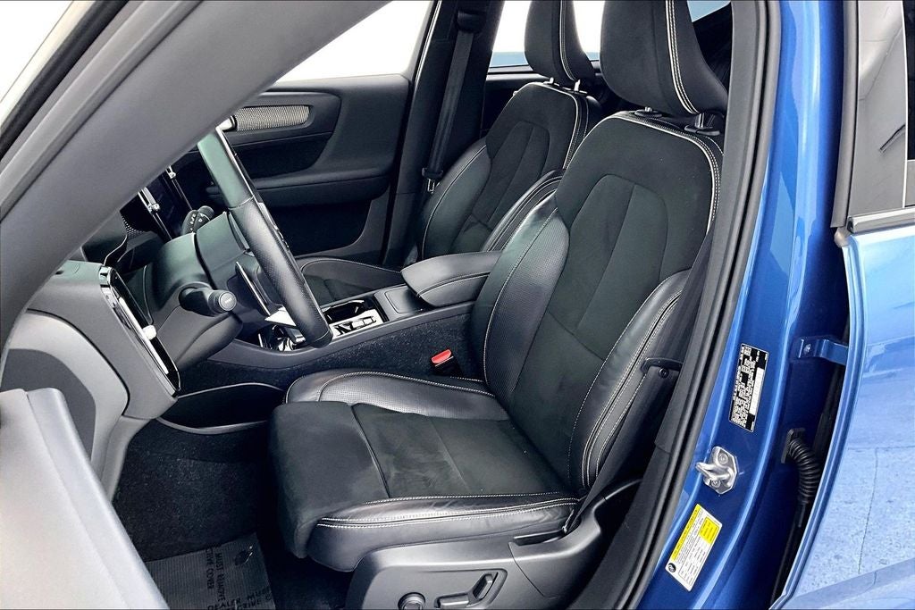 2020 Volvo XC40 R-Design