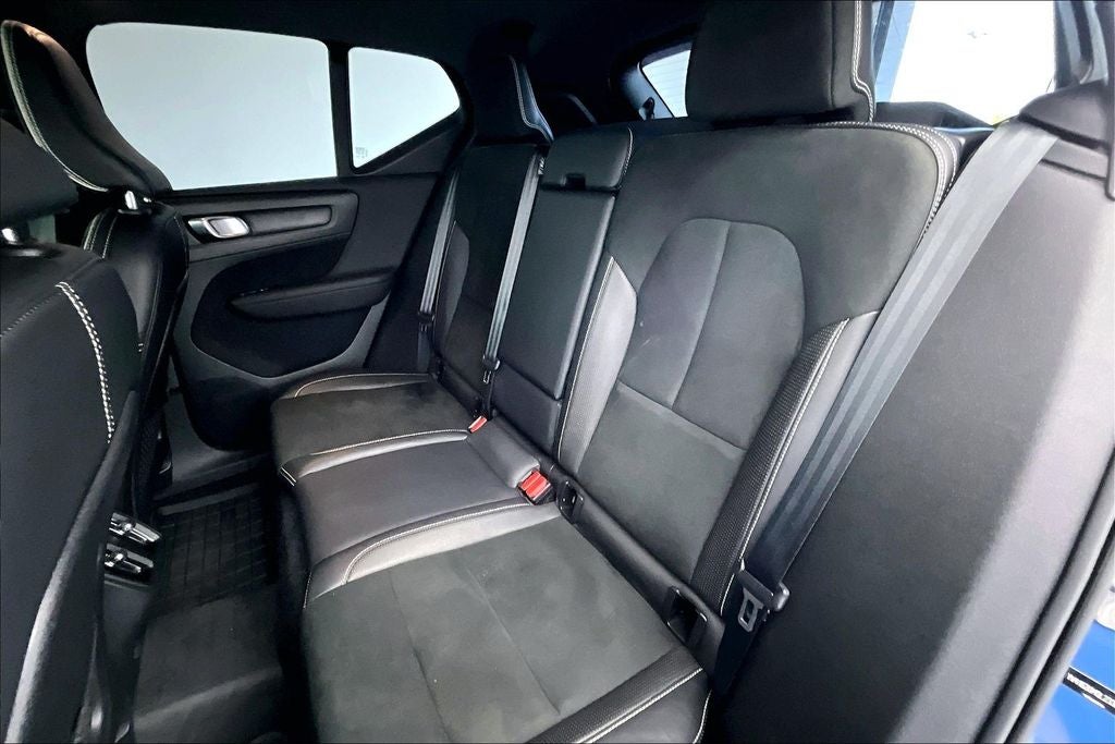 2020 Volvo XC40 R-Design