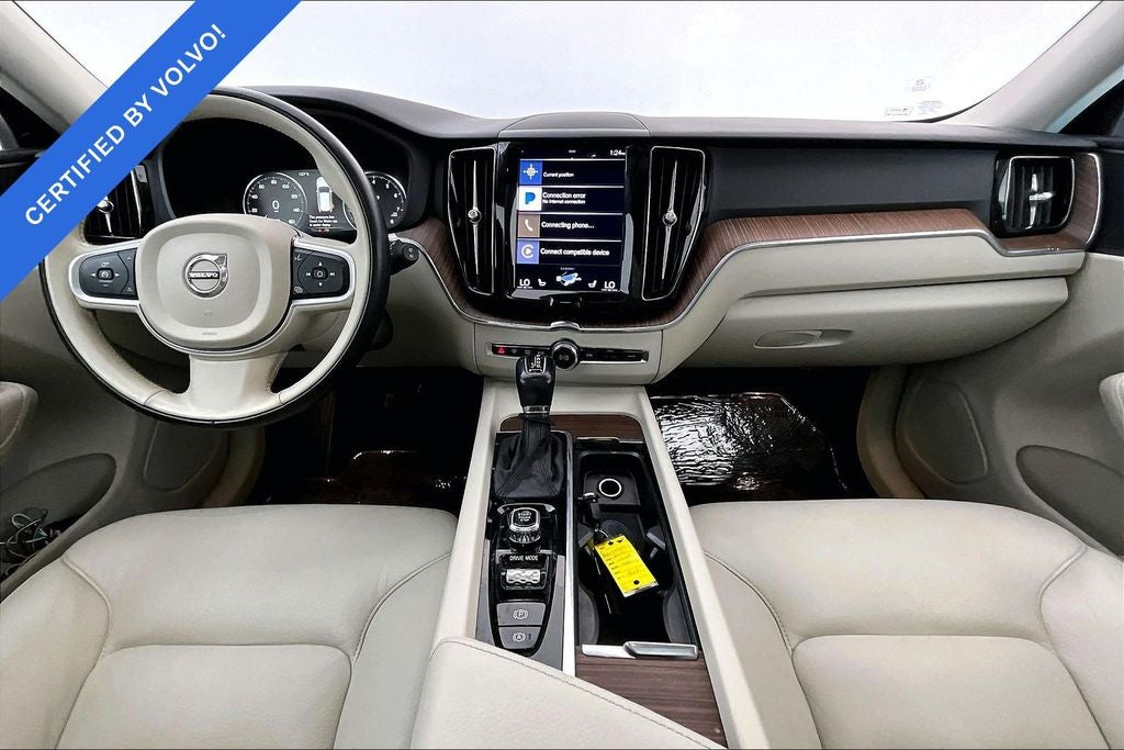2021 Volvo XC60 T6 Momentum