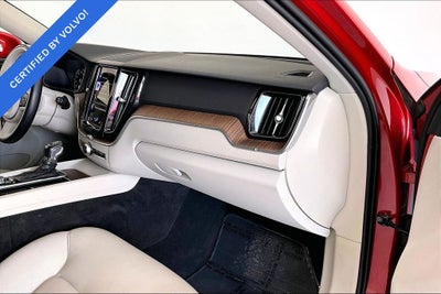 2021 Volvo XC60 T6 Momentum
