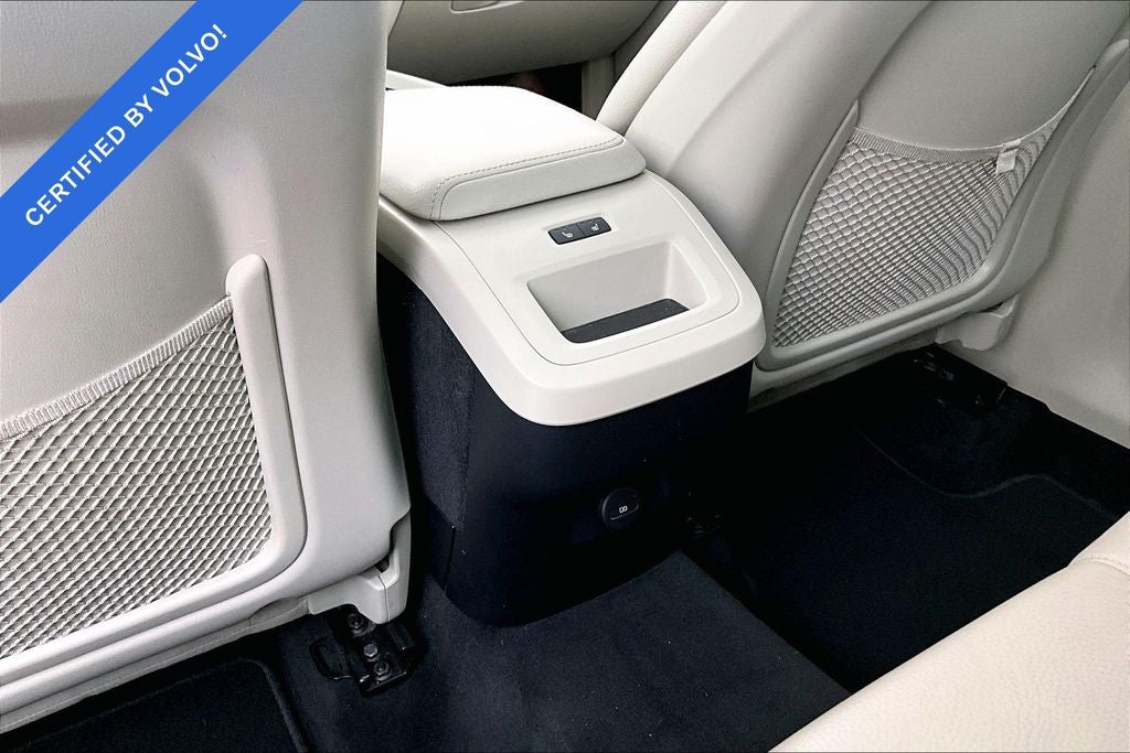 2021 Volvo XC60 T6 Momentum