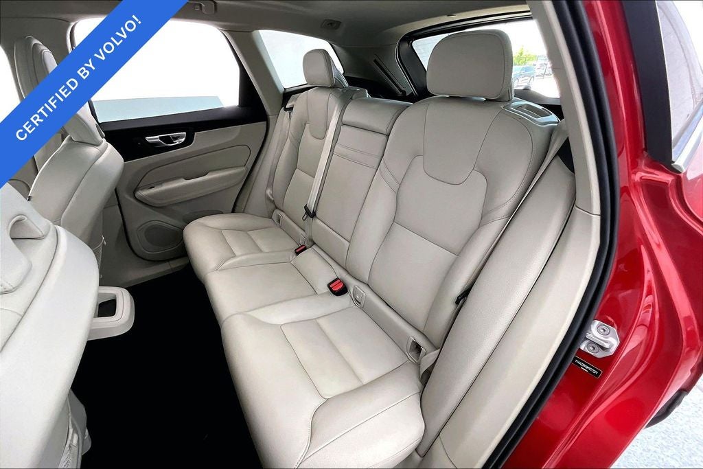 2021 Volvo XC60 T6 Momentum