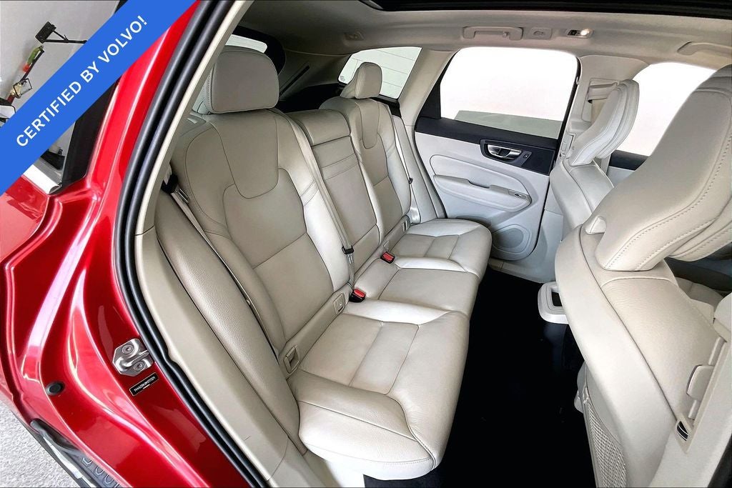 2021 Volvo XC60 T6 Momentum