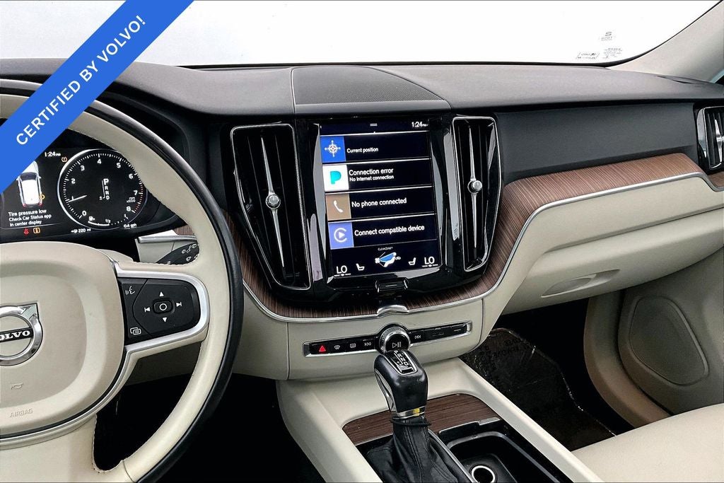 2021 Volvo XC60 T6 Momentum