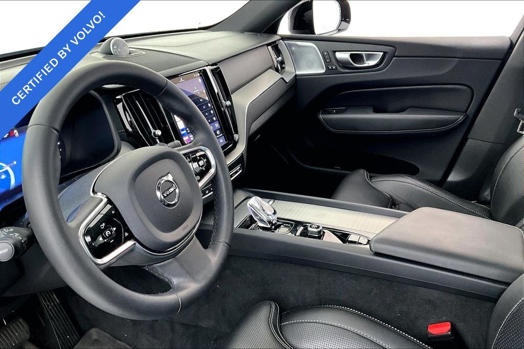 2024 Volvo XC60 Recharge Plug-In Hybrid Ultimate Black Edition