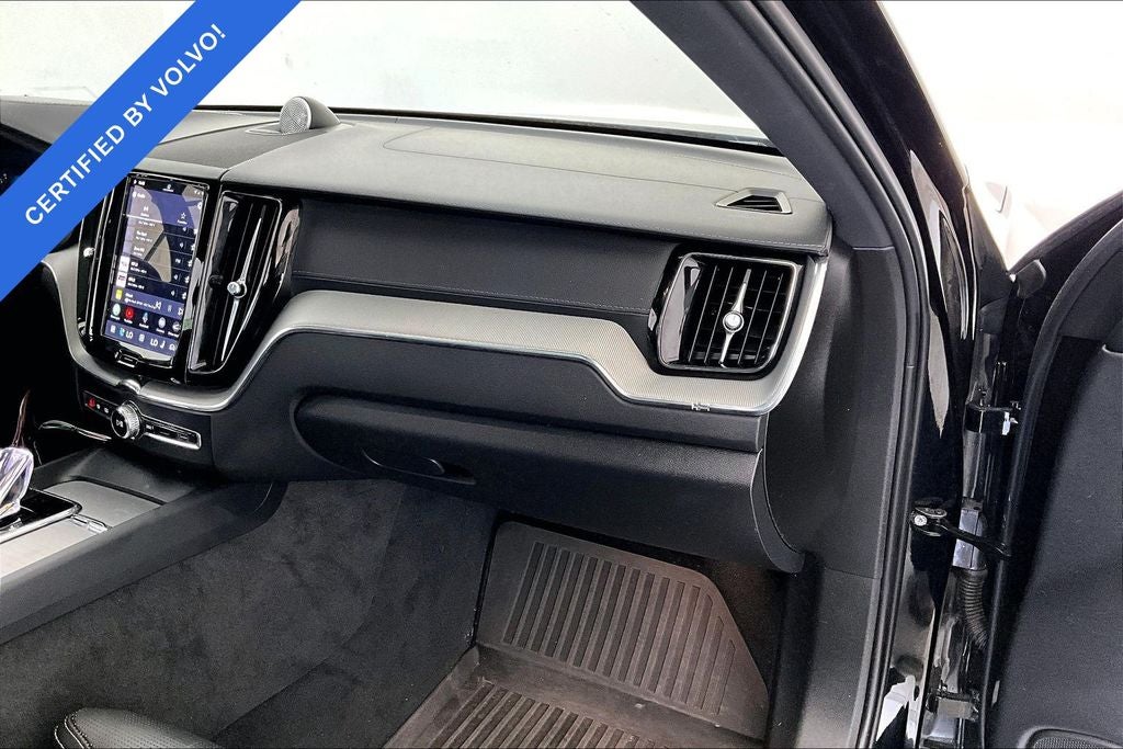 2024 Volvo XC60 Recharge Plug-In Hybrid Ultimate Black Edition