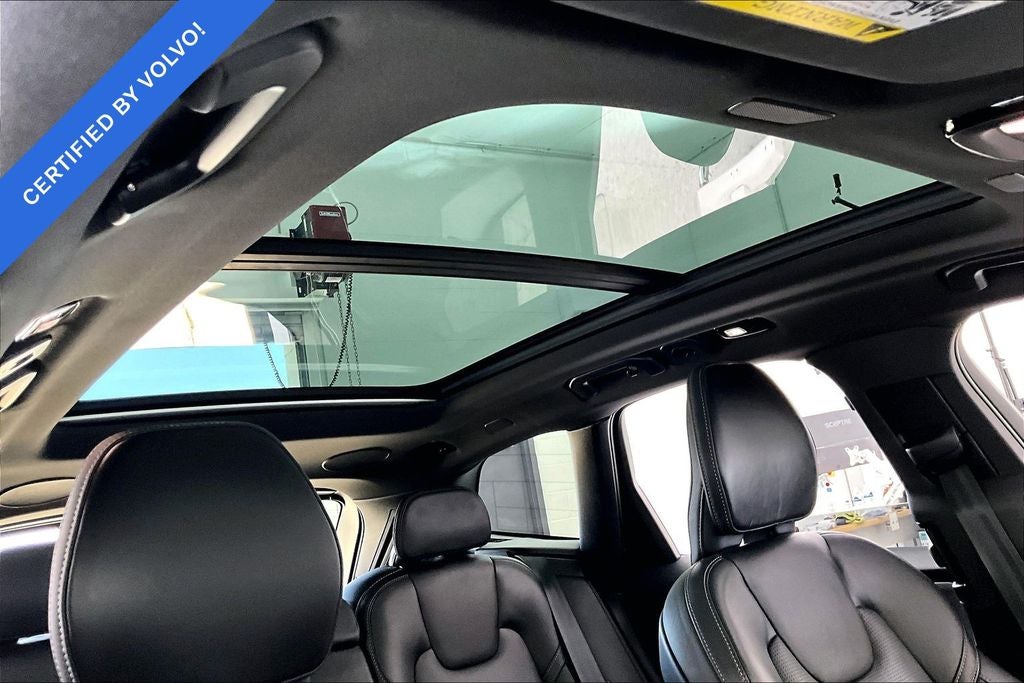 2024 Volvo XC60 Recharge Plug-In Hybrid Ultimate Black Edition