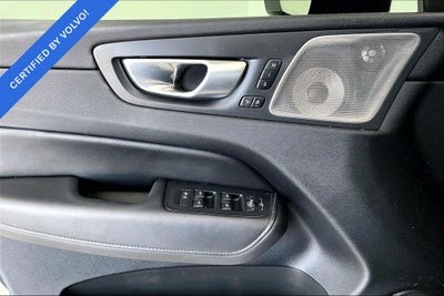 2024 Volvo XC60 Recharge Plug-In Hybrid Ultimate Black Edition