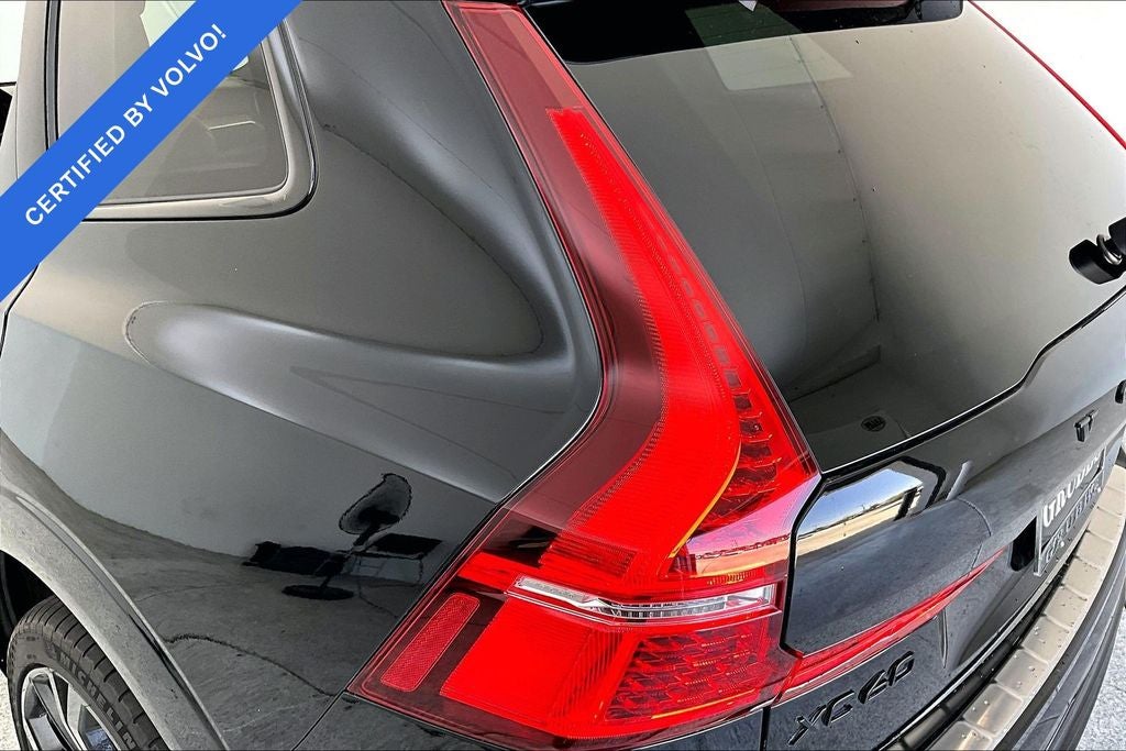 2024 Volvo XC60 Recharge Plug-In Hybrid Ultimate Black Edition