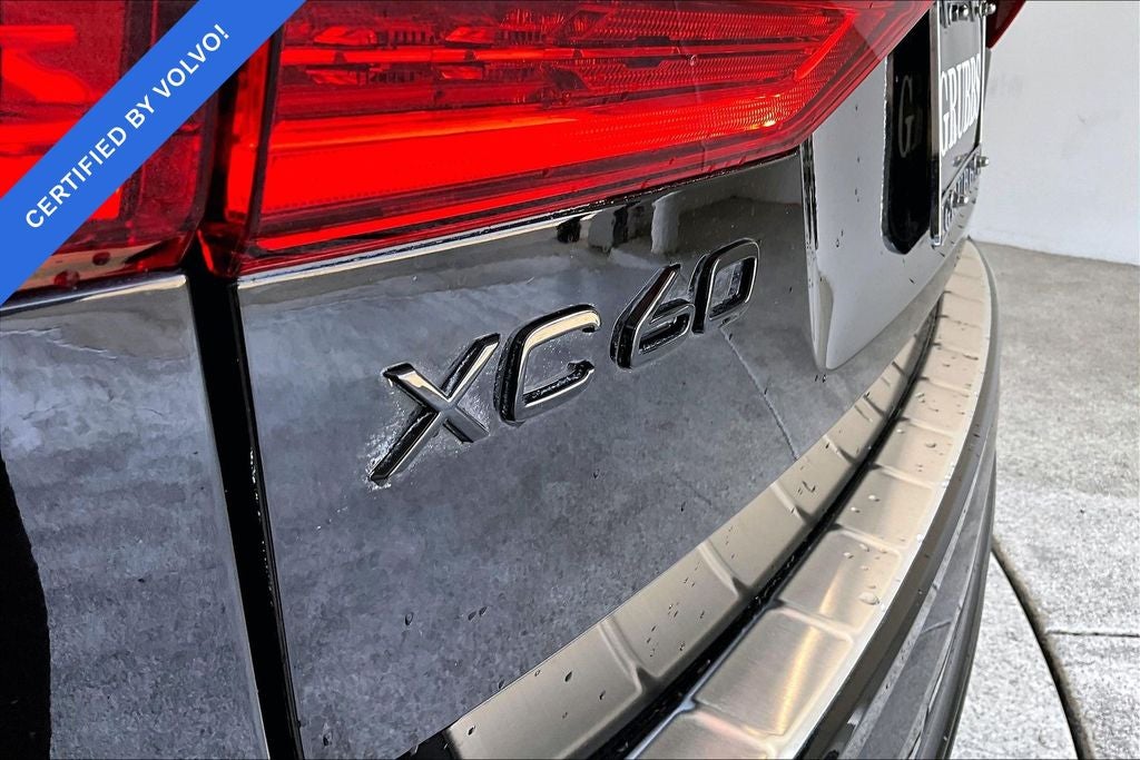 2024 Volvo XC60 Recharge Plug-In Hybrid Ultimate Black Edition