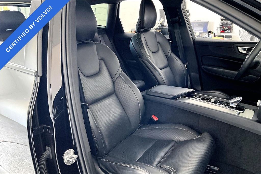 2024 Volvo XC60 Recharge Plug-In Hybrid Ultimate Black Edition