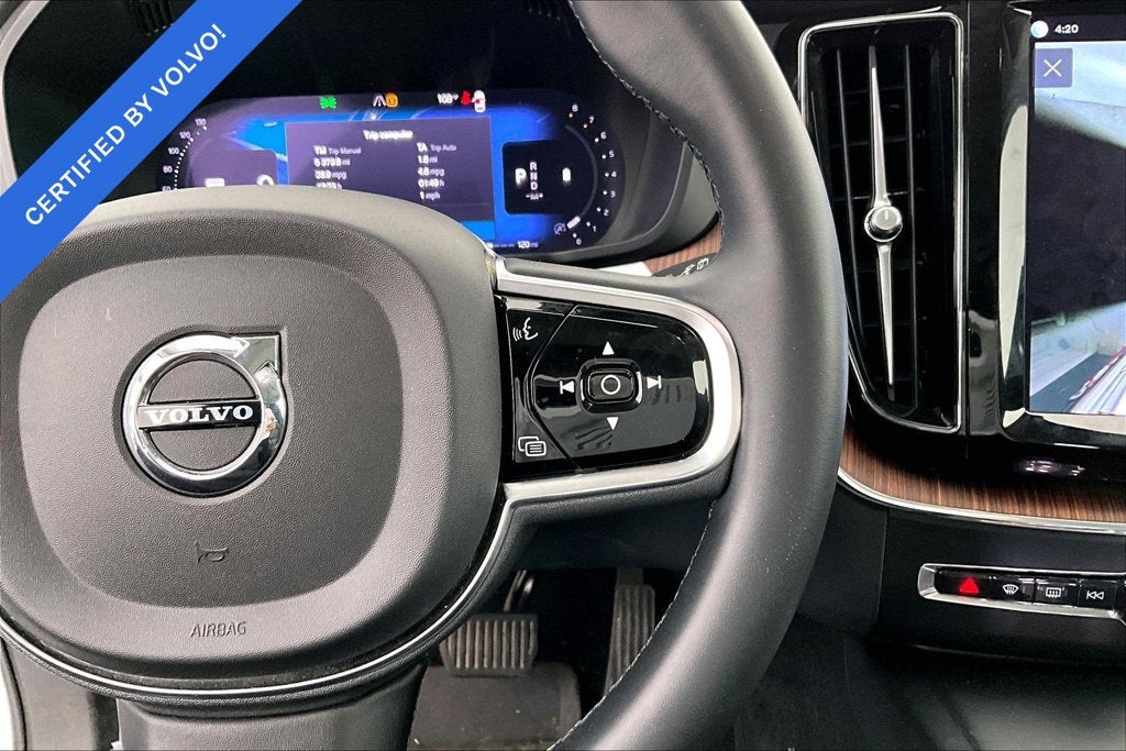 2023 Volvo XC60 B5 Ultimate Bright Theme