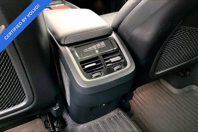2023 Volvo XC60 B5 Ultimate Bright Theme