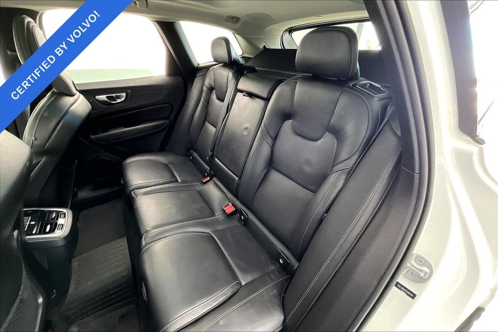 2023 Volvo XC60 B5 Ultimate Bright Theme