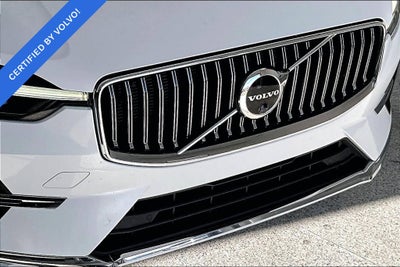 2023 Volvo XC60 B5 Ultimate Bright Theme