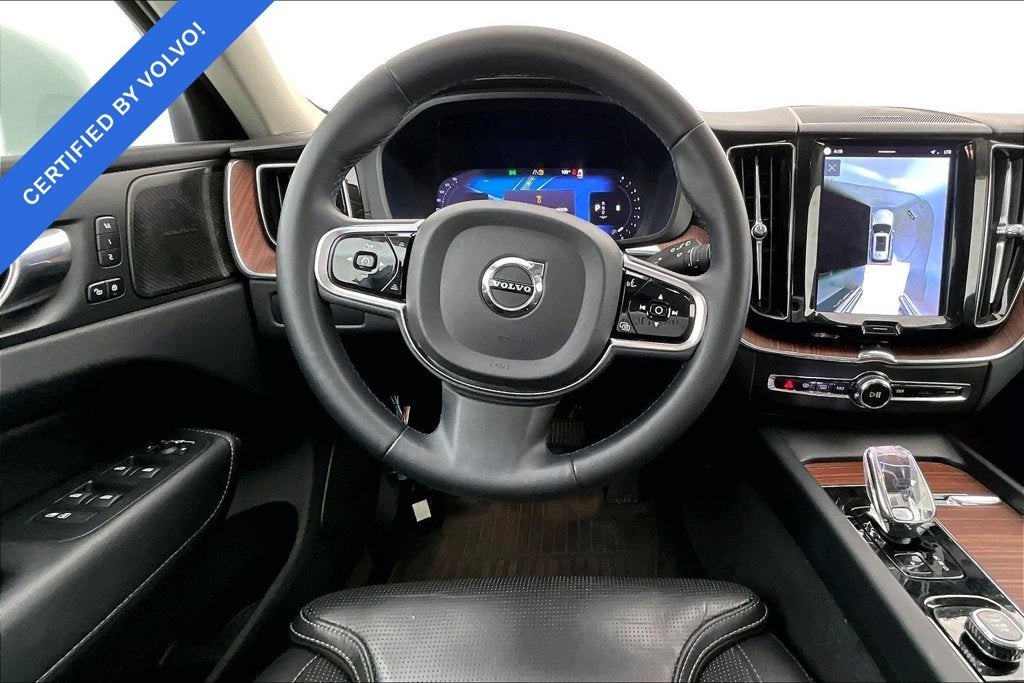 2023 Volvo XC60 B5 Ultimate Bright Theme