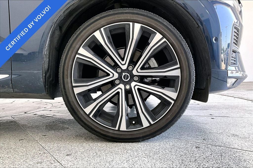 2023 Volvo XC60 B5 Ultimate Bright Theme