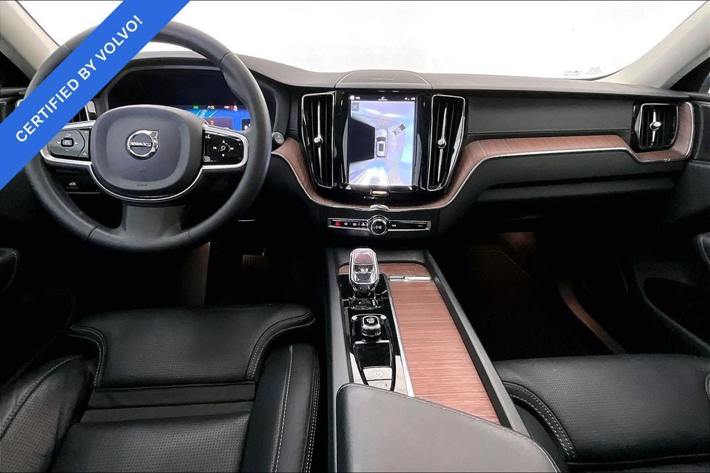 2023 Volvo XC60 B5 Ultimate Bright Theme