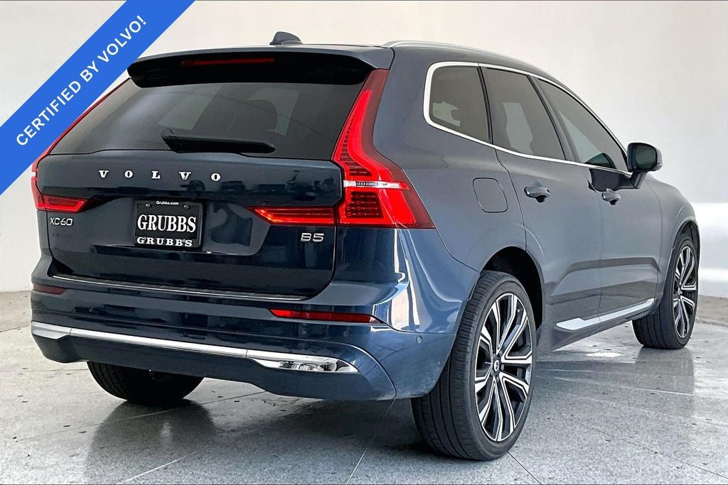 2023 Volvo XC60 B5 Ultimate Bright Theme