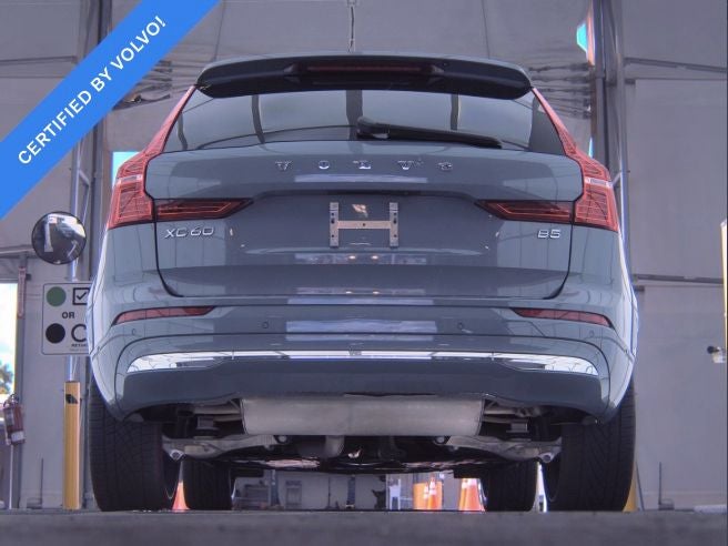 2023 Volvo XC60 B5 Ultimate Bright Theme