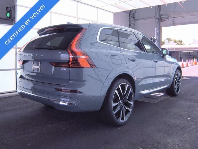 2023 Volvo XC60 B5 Ultimate Bright Theme