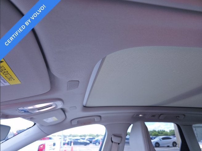 2023 Volvo XC60 B5 Ultimate Bright Theme