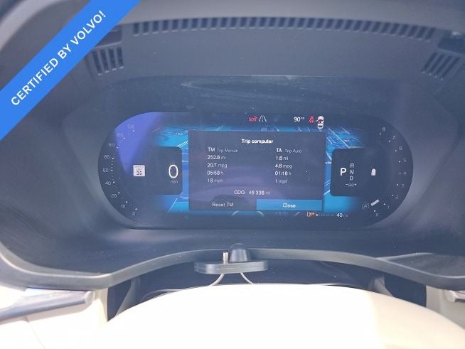 2023 Volvo XC60 B5 Ultimate Bright Theme