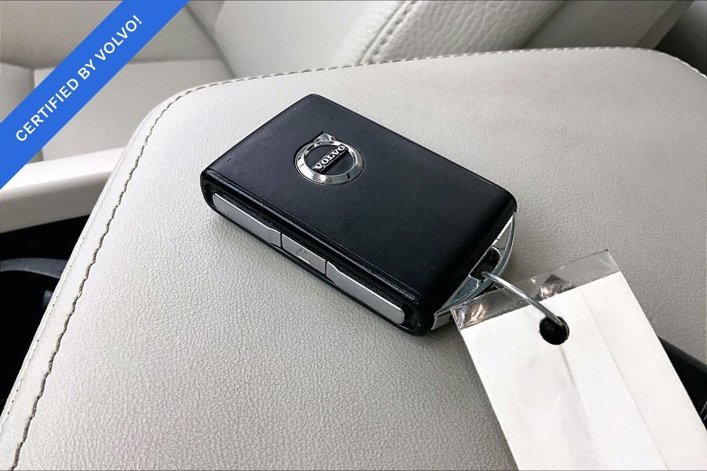 2023 Volvo XC60 B5 Plus Bright Theme