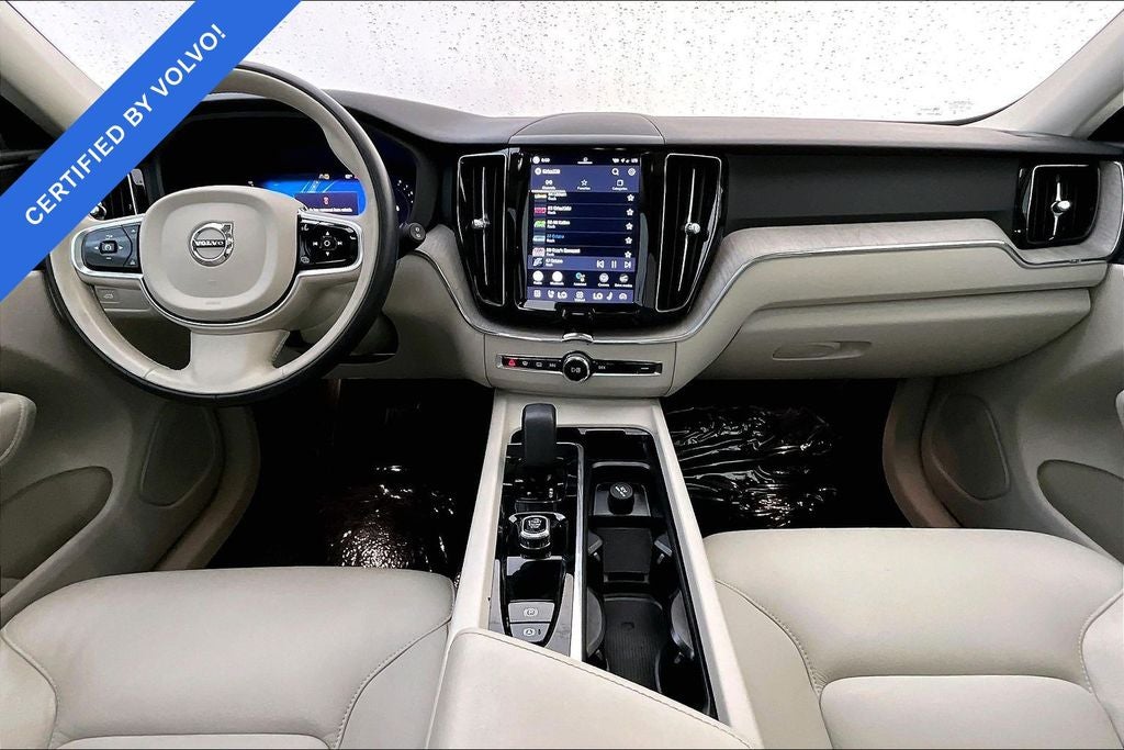 2023 Volvo XC60 B5 Plus Bright Theme