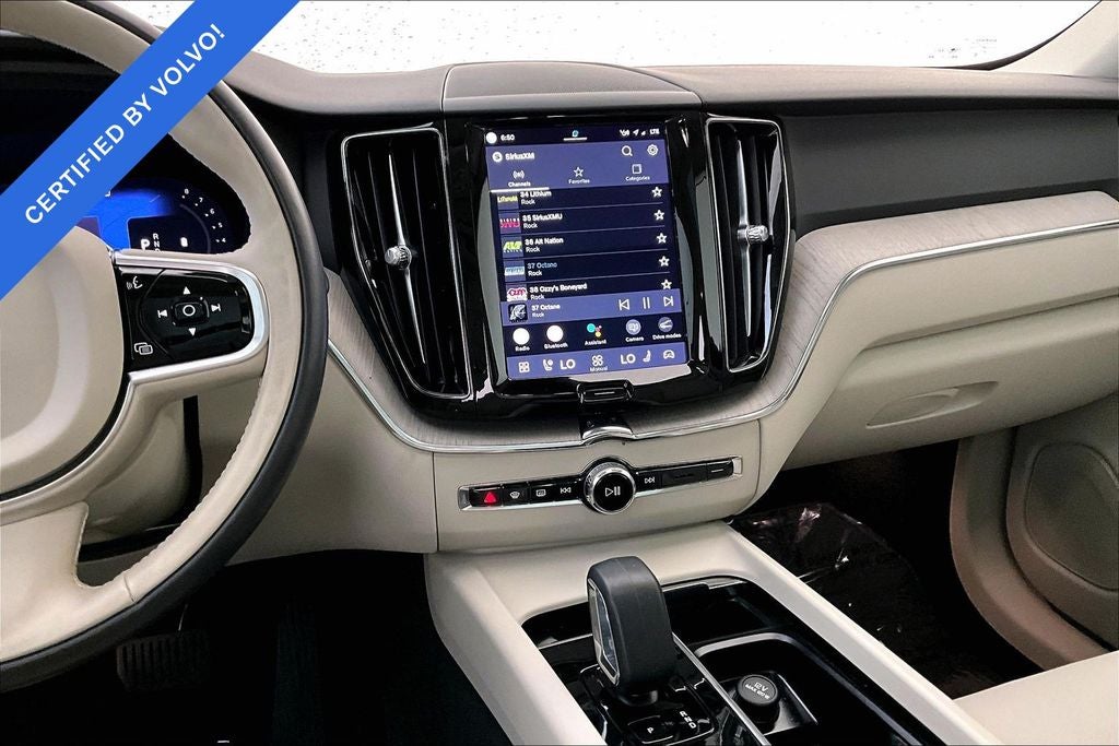 2023 Volvo XC60 B5 Plus Bright Theme