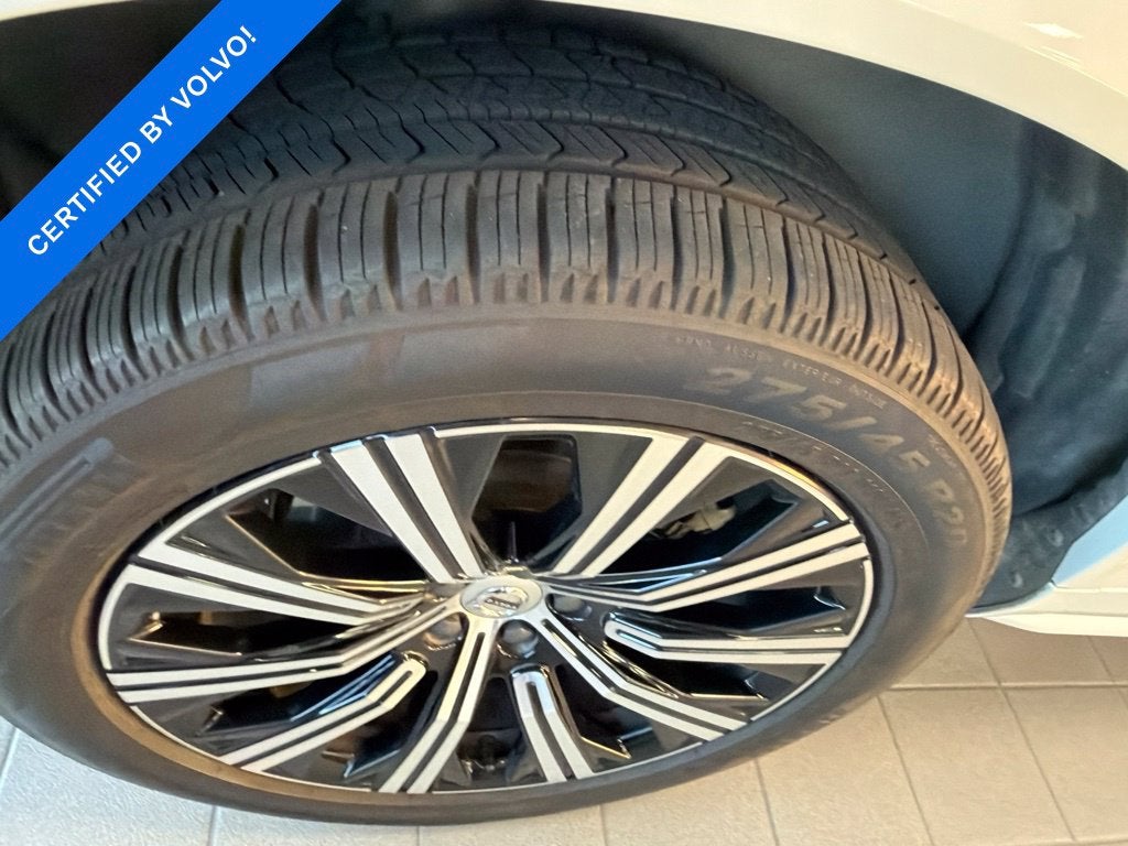 2024 Volvo XC90 B5 Plus