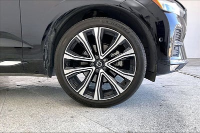 2023 Volvo XC60 B5 Ultimate Bright Theme