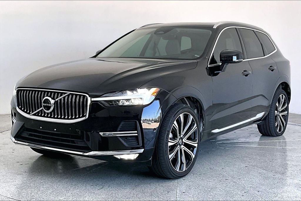 2023 Volvo XC60 B5 Ultimate Bright Theme