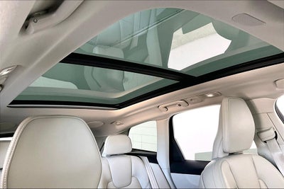 2023 Volvo XC60 B5 Ultimate Bright Theme