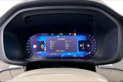 2023 Volvo XC60 B5 Ultimate Bright Theme