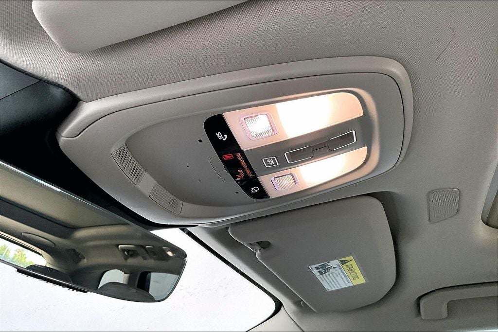 2023 Volvo XC60 B5 Ultimate Bright Theme