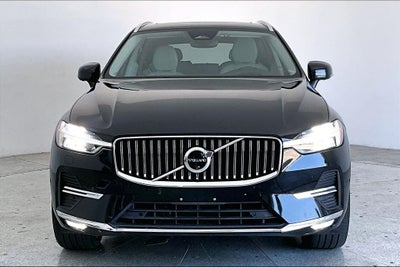 2023 Volvo XC60 B5 Ultimate Bright Theme