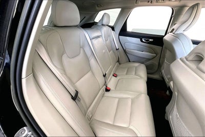 2023 Volvo XC60 B5 Ultimate Bright Theme