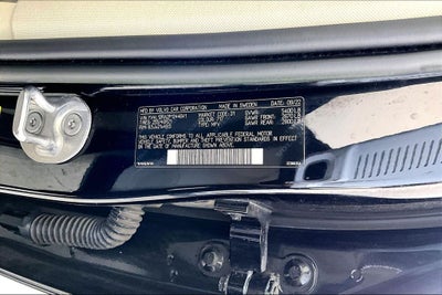 2023 Volvo XC60 B5 Ultimate Bright Theme