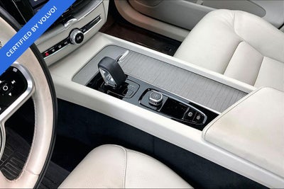 2024 Volvo XC60 B5 Plus Dark Theme