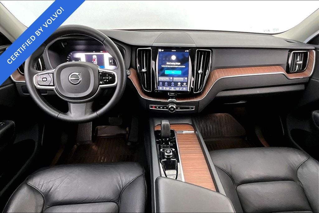 2024 Volvo XC60 B5 Plus Dark Theme