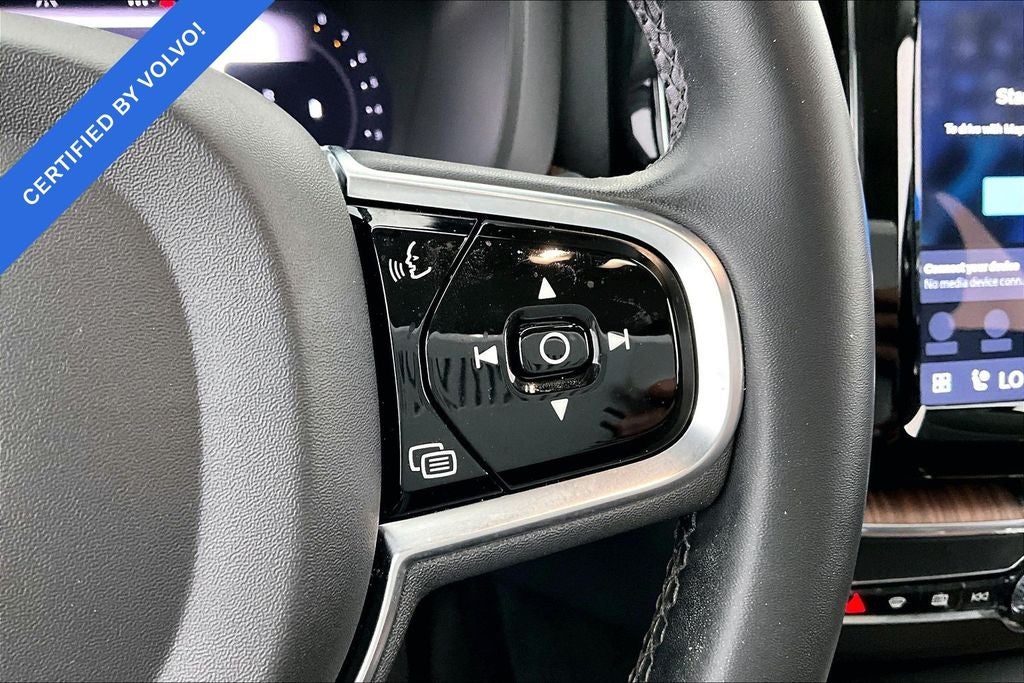 2024 Volvo XC60 B5 Plus Dark Theme