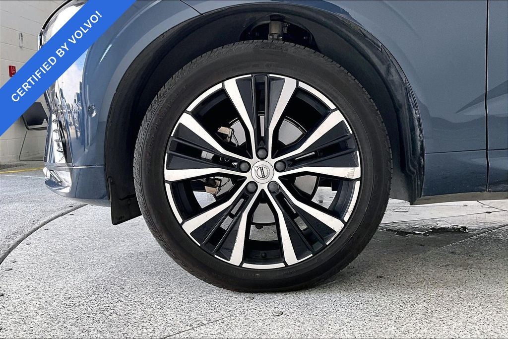 2024 Volvo XC60 B5 Plus Dark Theme