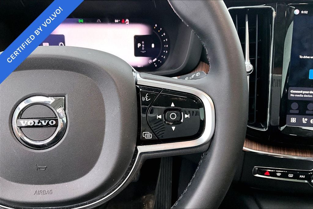 2024 Volvo XC60 B5 Plus Dark Theme