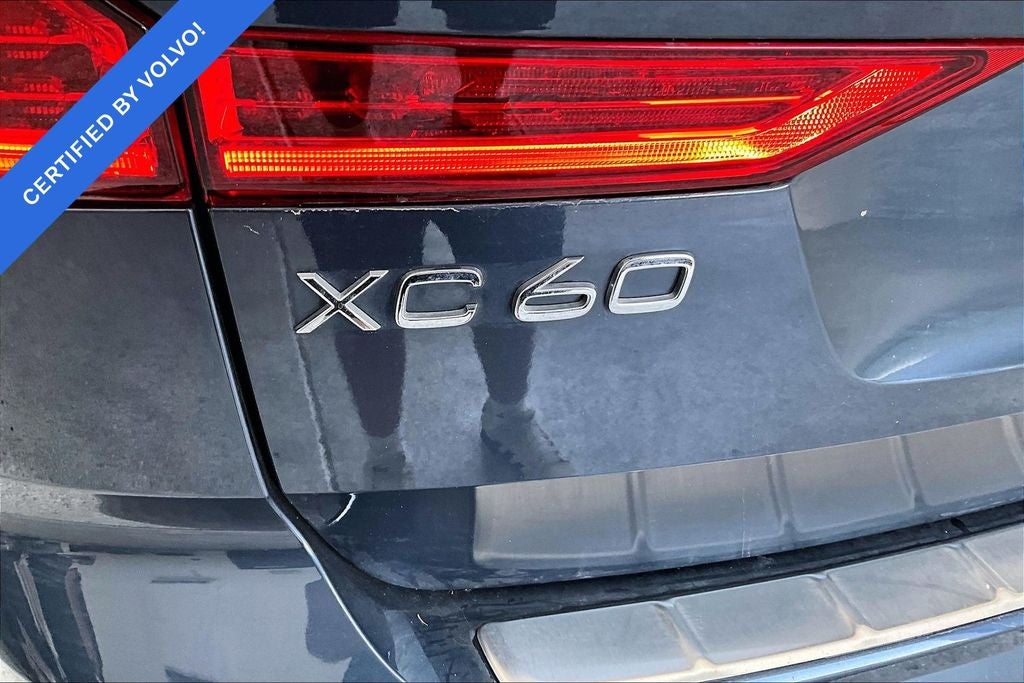 2024 Volvo XC60 B5 Plus Dark Theme