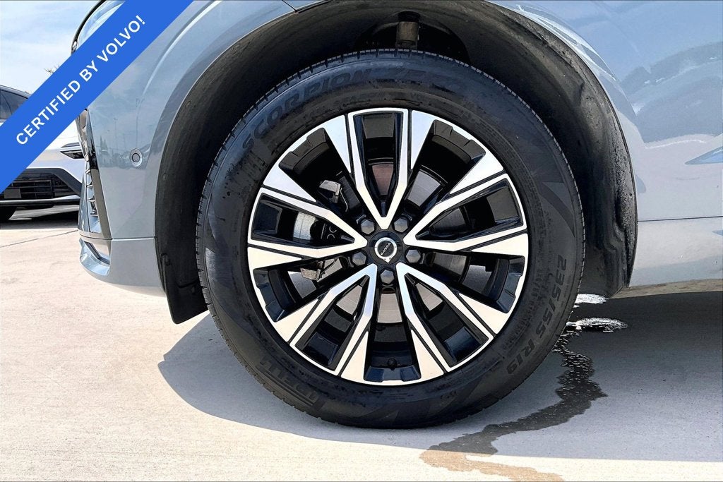 2024 Volvo XC60 B5 Plus Dark Theme