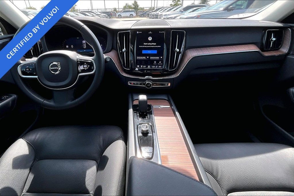 2024 Volvo XC60 B5 Plus Dark Theme