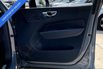 2024 Volvo XC60 B5 Plus Dark Theme