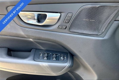 2024 Volvo XC60 B5 Plus Dark Theme